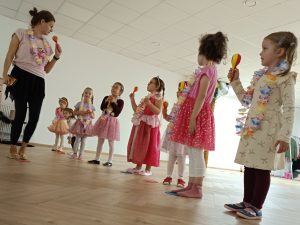 Tanečná hodina detí v Tancujúcich tigríkoch v Považskej Bystrici